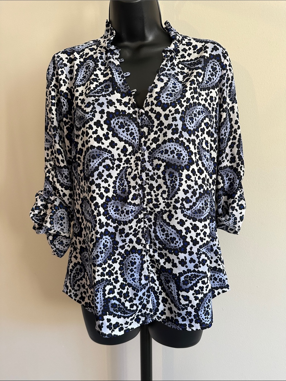 💙 Express Blue & White Paisley Cloth Button-Front Blouse